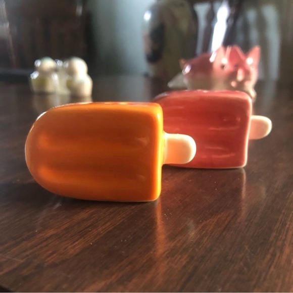 Unique Salt & pepper shaker collection - Picture 8 of 15
